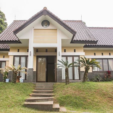 Aldeoz Villa Ciater Sarireja Exteriör bild