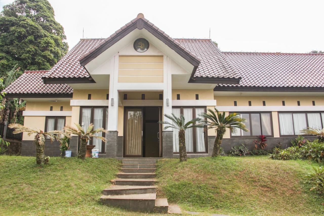 Aldeoz Villa Ciater Sarireja Exteriör bild