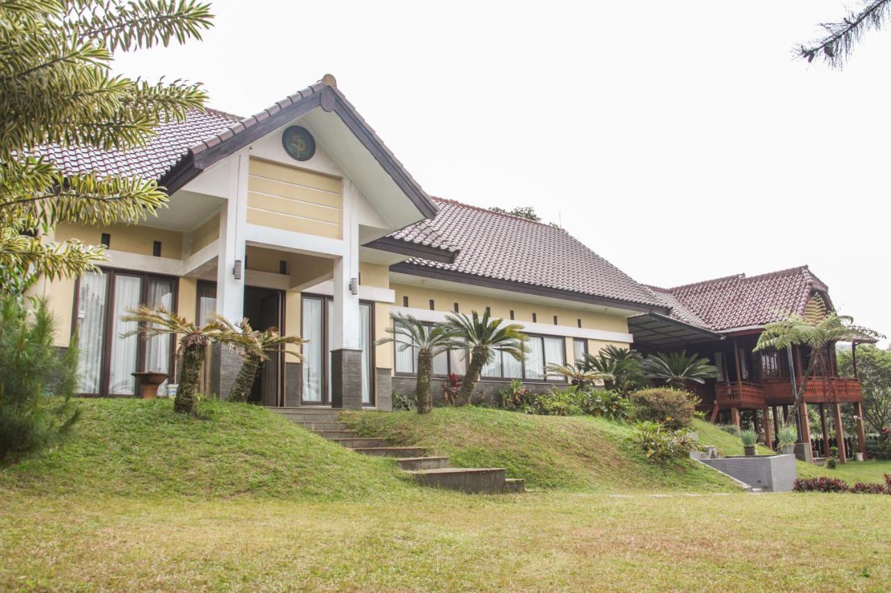 Aldeoz Villa Ciater Sarireja Exteriör bild